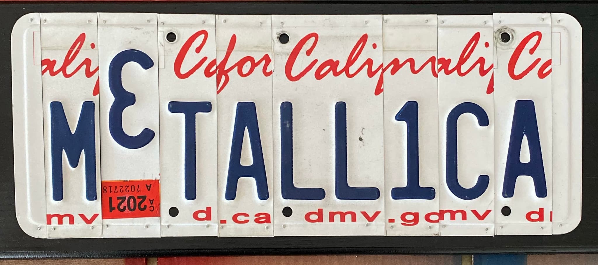 Metallica spelled with California license plate letters