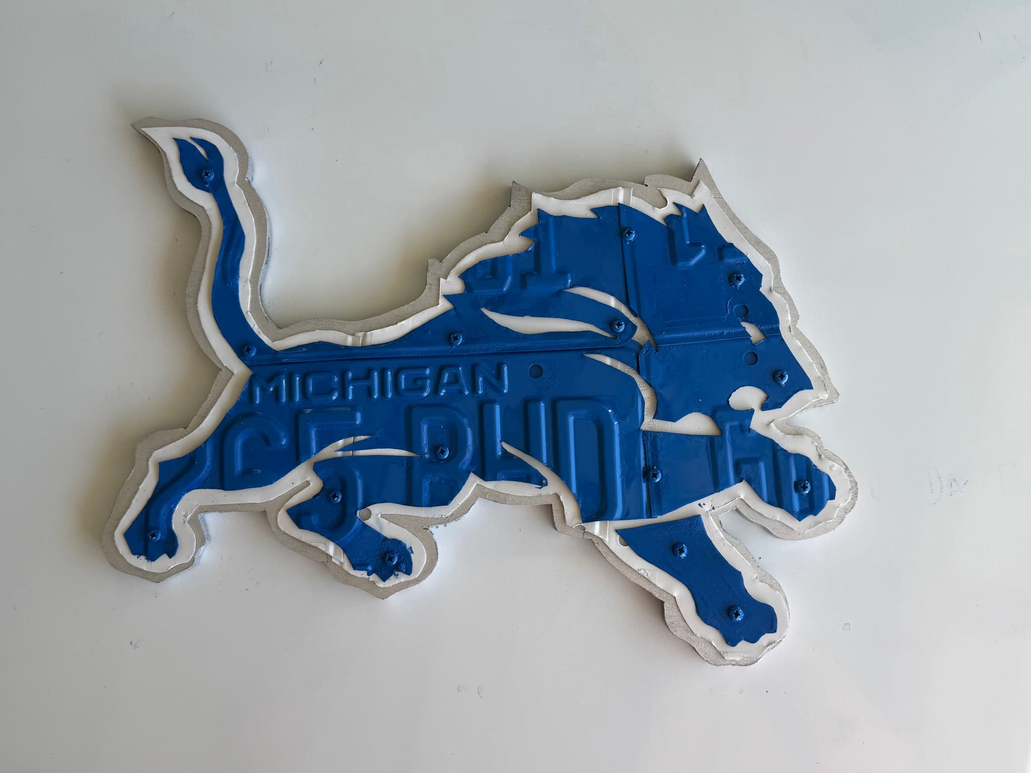 License plate art showing size options for walls